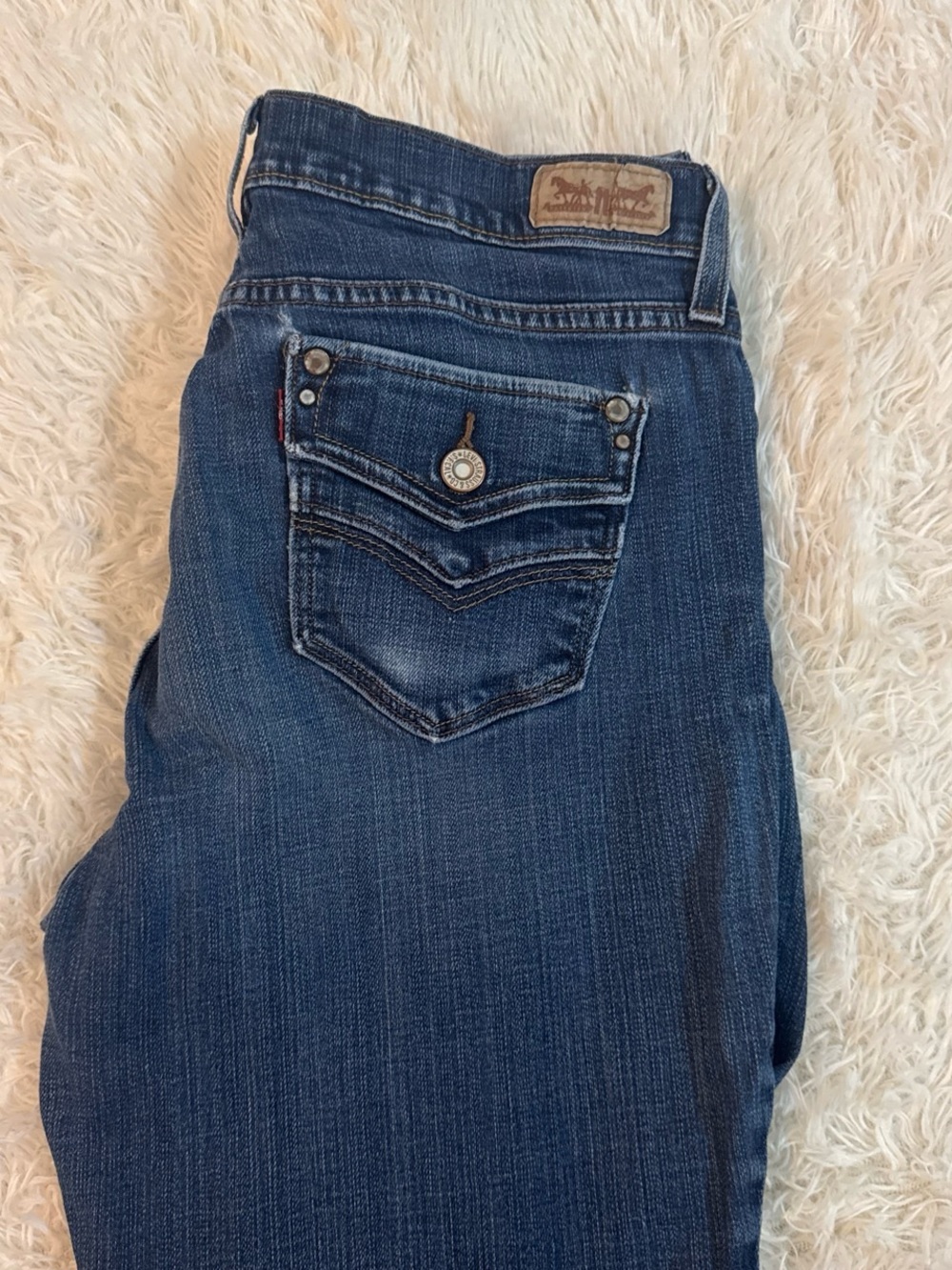 Levi’s straight leg jeans